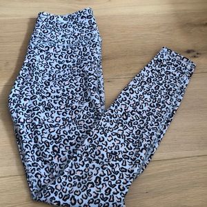 Varley Leopard Ankle Leggings